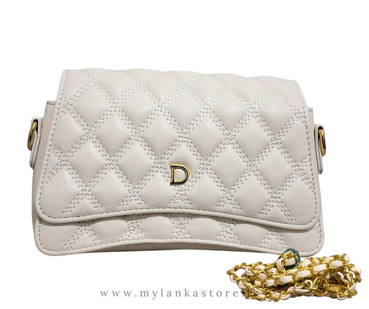 Luxury Quilted Crossbody Handbag with Gold Chain Strap – Compact & Stylish